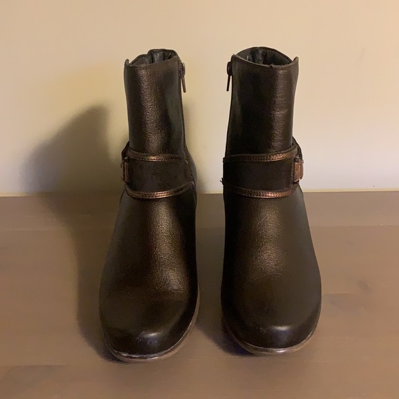 🆕 NAOT Metallic Leather Booties - Women’s Size 40 - Picture 3 of 7
